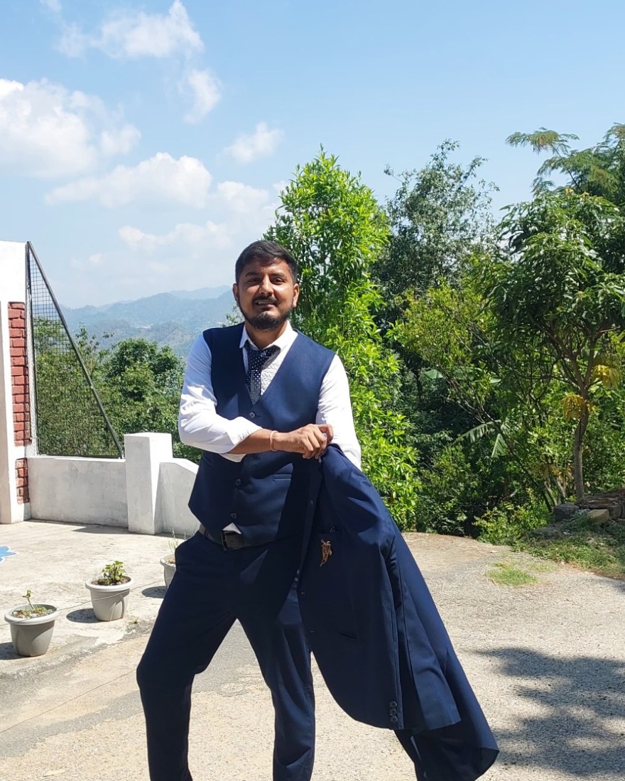 Vijay Bhardwaj, founder of 3D Logo Maker